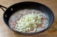 Фото приготовления рецепта: Домашние вареники с картошкой, шкварками и луком - шаг №7