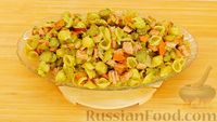 Фото приготовления рецепта: Соус песто из зелёного лука и мяты, с орехами, пармезаном, чесноком и имбирём (плюс блюдо с ним) - шаг №20