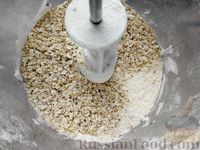 Фото приготовления рецепта: Овсяный насыпной пирог со сметанной прослойкой - шаг №4