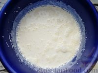 Фото приготовления рецепта: Овсяный насыпной пирог со сметанной прослойкой - шаг №7