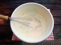 Фото приготовления рецепта: Скумбрия, запечённая в сметанно-сырном соусе - шаг №7