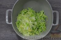 Фото приготовления рецепта: Котлеты из молодой капусты с сыром - шаг №4