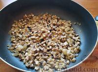 Фото приготовления рецепта: Рулеты из лаваша с курицей, грибами и шпинатом - шаг №6