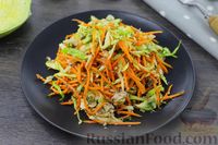 Фото к рецепту: Салат из молодой капусты с рыбными консервами и морковью