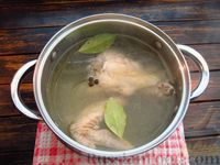 Фото приготовления рецепта: Чечевичный суп-пюре со щавелем, на курином бульоне - шаг №3