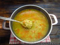 Фото приготовления рецепта: Чечевичный суп-пюре со щавелем, на курином бульоне - шаг №9