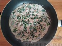 Фото приготовления рецепта: Макароны с консервированным тунцом, шпинатом и йогуртом - шаг №6