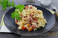 Фото к рецепту: Рис с колбасой и помидорами, на сковороде