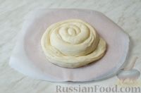 Фото приготовления рецепта: Дрожжевой пирог "Улитка" с сахарной корочкой - шаг №12