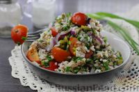 Фото к рецепту: Салат с тунцом, рисом и помидорами черри