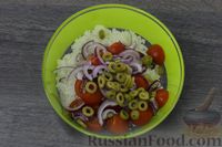 Фото приготовления рецепта: Салат с тунцом, рисом и помидорами черри - шаг №6