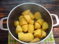Фото приготовления рецепта: Картофельные котлеты со шпинатом - шаг №4