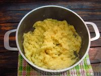 Фото приготовления рецепта: Картофельные котлеты со шпинатом - шаг №5