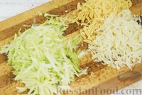Фото приготовления рецепта: Запеканка из кабачков и картофеля, с сыром - шаг №3