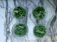 Фото приготовления рецепта: Яичные маффины со шпинатом и фетой (в духовке) - шаг №5