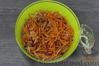 Фото приготовления рецепта: Салат из редиски и моркови, по-корейски - шаг №5
