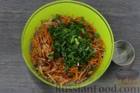 Фото приготовления рецепта: Салат из редиски и моркови, по-корейски - шаг №6