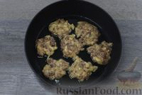 Фото приготовления рецепта: Рубленые печёночные оладьи - шаг №6
