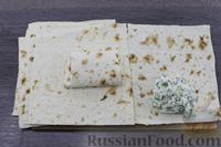 Фото приготовления рецепта: Лаваш с творогом, щавелем и сыром (на сковороде) - шаг №9