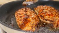 Фото приготовления рецепта: Курица на сковороде в азиатском маринаде - шаг №4