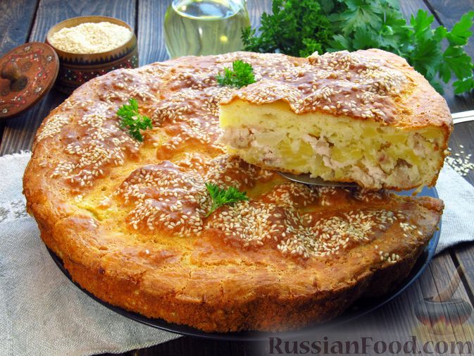 Пирог с мясом и картошкой на кефире - Лайфхакер