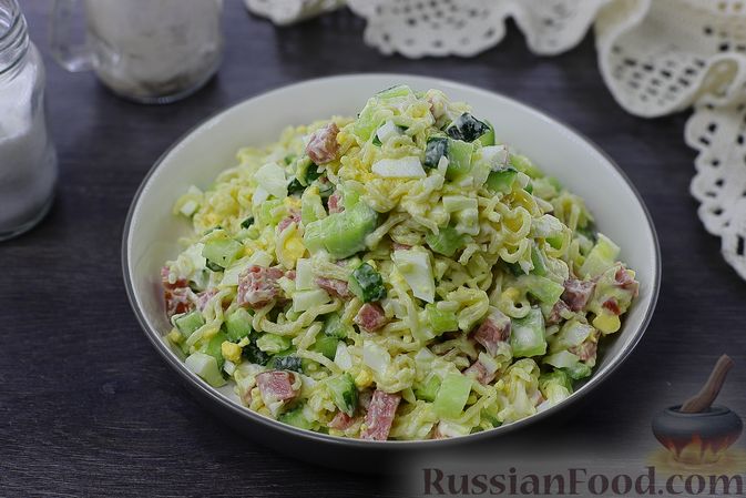 Рецепты салатов с лапшой и колбасой