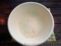 Фото приготовления рецепта: Суп со щавелем, макаронами и яичной паутинкой - шаг №8