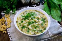 Фото приготовления рецепта: Суп со щавелем, макаронами и яичной паутинкой - шаг №17