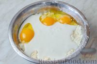 Фото приготовления рецепта: Закрытый бездрожжевой пирог на кефире, с молодой капустой, яйцами и зеленью - шаг №6