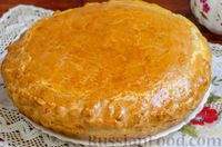 Фото приготовления рецепта: Закрытый бездрожжевой пирог на кефире, с молодой капустой, яйцами и зеленью - шаг №24