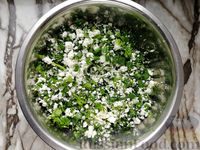 Фото приготовления рецепта: Дрожжевые лепёшки с творогом и зеленью (в духовке) - шаг №9