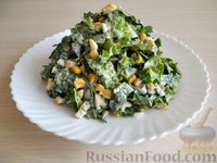 Фото приготовления рецепта: Салат с кукурузой, яйцами и зеленью - шаг №8