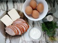 Фото приготовления рецепта: Рулет из плавленого сыра с яйцами и колбасой - шаг №1