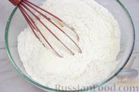 Фото приготовления рецепта: Бисквитный пирог на горячем молоке - шаг №1