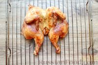Фото приготовления рецепта: Курица, запечённая с картофелем, брокколи, перцем и морковью - шаг №16