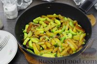 Фото к рецепту: Жареная картошка с кабачками