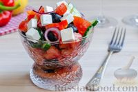 Фото приготовления рецепта: Греческий салат по классическому рецепту - шаг №11