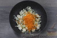 Фото приготовления рецепта: Картошка, тушенная с курицей и макаронами - шаг №5