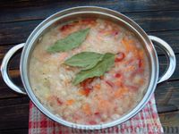 Фото приготовления рецепта: Суп с молодой капустой, сладким перцем и куриными фрикадельками с сыром и зеленью - шаг №5