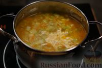Фото приготовления рецепта: Кабачковый суп-пюре с плавленым сыром - шаг №10