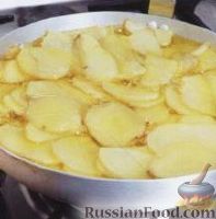 Фото приготовления рецепта: Испанский омлет с картофелем (тортилья) - шаг №1