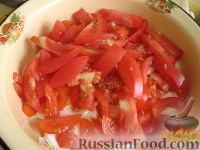 Фото приготовления рецепта: Закуска из яиц и помидоров - шаг №3