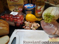 Фото приготовления рецепта: Салат "Цезарь" с курицей и помидорами черри - шаг №1