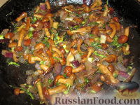 Фото приготовления рецепта: Сочни с ветчиной, сыром и грибами - шаг №5