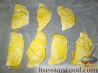 Фото приготовления рецепта: Сочни с ветчиной, сыром и грибами - шаг №11