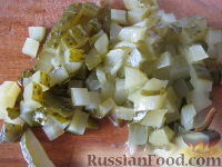Фото приготовления рецепта: Салат из курицы, с картофелем и яйцами - шаг №5