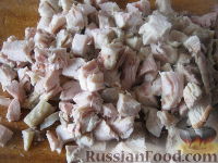 Фото приготовления рецепта: Салат из курицы, с картофелем и яйцами - шаг №2