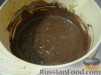 Фото приготовления рецепта: Пирог простой шоколадный - шаг №7