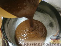 Фото приготовления рецепта: Пирог простой шоколадный - шаг №8