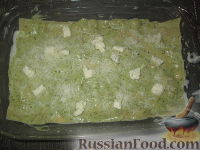 Фото приготовления рецепта: Лазанья с соусом песто и креветками - шаг №11